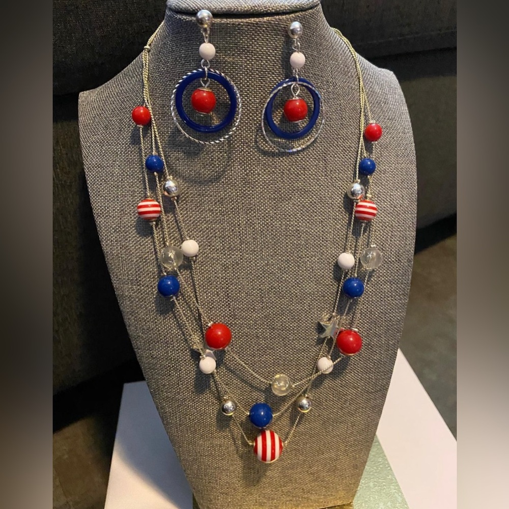 Necklace and earrings set